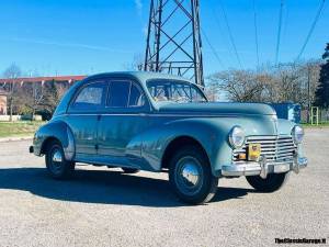 Image 2/16 of Peugeot 203 (1954)