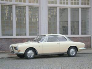 Image 2/18 of BMW 3200 CS (1964)