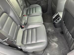 Bild 34/63 von Porsche Cayenne Turbo (2010)