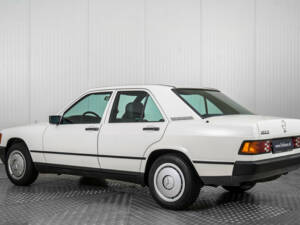 Immagine 5/50 di Mercedes-Benz 190 D (1985)