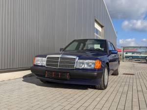 Image 4/14 of Mercedes-Benz 190 E 2.3 (1992)