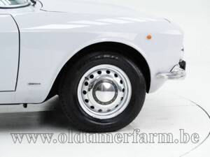 Immagine 10/15 di Alfa Romeo Giulia GT 1300 Junior (1971)