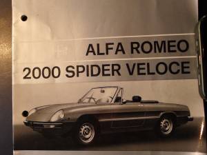 Image 17/42 of Alfa Romeo 2000 Spider Veloce (1978)