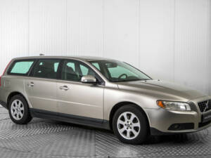 Bild 5/38 von Volvo V 70 2.4 (2007)