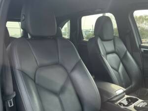 Image 40/63 of Porsche Cayenne S (2010)