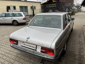 Imagen 3/13 de BMW 3,3 Li (1976)