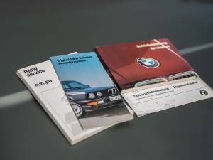 Image 42/50 de BMW 325e (1985)