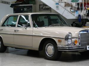Immagine 5/27 di Mercedes-Benz 280 SE 4,5 (1971)