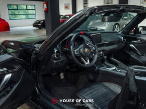 Image 16/24 of Abarth 124 Spider (2017)