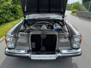 Image 39/47 of Mercedes-Benz 280 SE (1969)