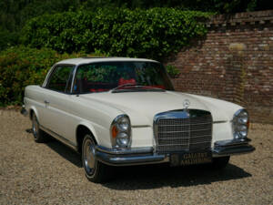 Image 35/50 of Mercedes-Benz 280 SE 3,5 (1970)