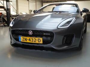 Image 47/50 of Jaguar F-Type (2019)