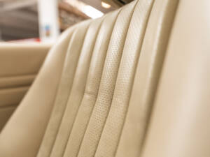 Image 24/40 of Mercedes-Benz 300 SL (1987)