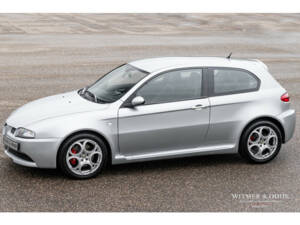 Image 1/31 de Alfa Romeo 147 3.2 GTA (2003)