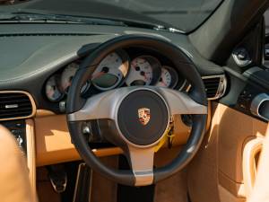 Image 15/45 of Porsche 911 Carrera 4S (2010)