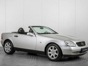 Imagen 5/50 de Mercedes-Benz SLK 200 (1997)