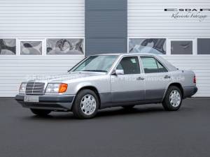 Image 1/33 de Mercedes-Benz 260 E (1991)