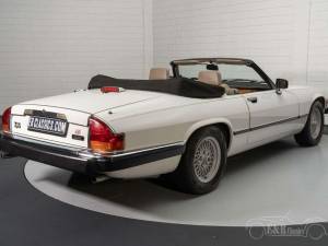 Image 17/19 of Jaguar XJS 5.3 V12 (1991)