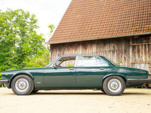 Image 10/100 de Jaguar XJ 12 (1991)