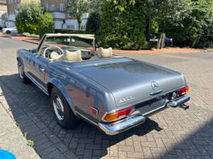 Image 32/39 of Mercedes-Benz 280 SL (1971)