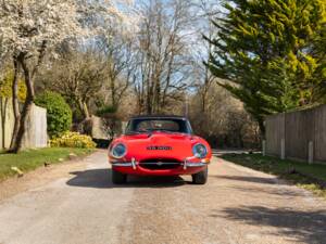 Image 10/44 of Jaguar E-Type 3.8 (1962)