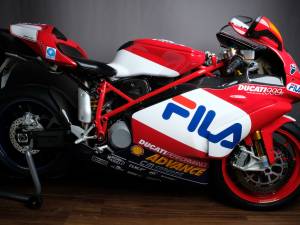 Image 1/11 de Ducati DUMMY (2004)