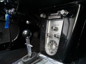 Image 16/50 of Chevrolet Corvette (1958)