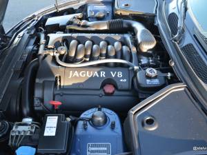 Immagine 14/15 di Jaguar XK8 4.0 (2000)