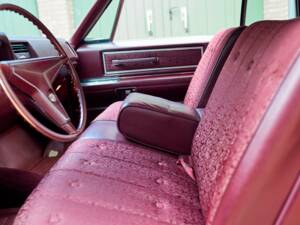Bild 152/200 von Cadillac Coupe DeVille (1968)