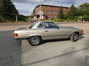 Image 12/43 of Mercedes-Benz 560 SL (1988)