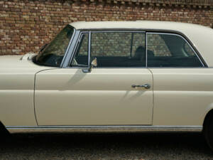 Image 38/50 of Mercedes-Benz 280 SE (1968)