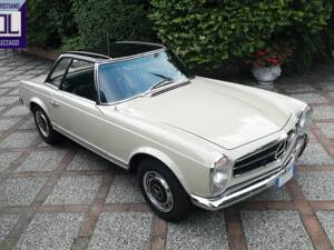 Image 5/81 of Mercedes-Benz 250 SL (1968)