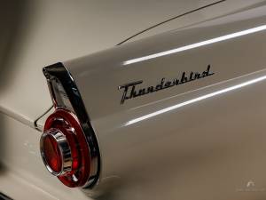 Image 43/50 of Ford Thunderbird (1956)