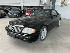 Image 3/25 of Mercedes-Benz SL 500 (1999)