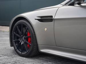 Immagine 31/50 di Aston Martin V12 Vantage S (2014)