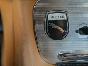 Bild 50/50 von Jaguar XJ 6 4.2 (1972)