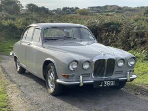 Image 1/12 de Daimler Sovereign 4.2 (1969)