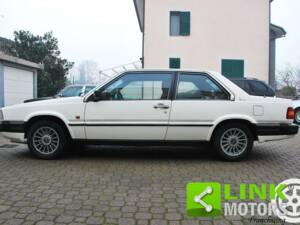 Image 7/10 of Volvo 780 Bertone (1987)