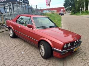 Bild 13/13 von BMW 325i (1986)