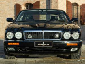 Bild 3/50 von Jaguar XJ 6 4.0 Sport (1995)