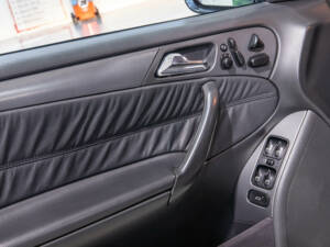 Bild 16/18 von Mercedes-Benz C 32 AMG (2001)