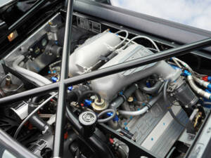 Image 4/50 of Jaguar XJ 220 (1993)