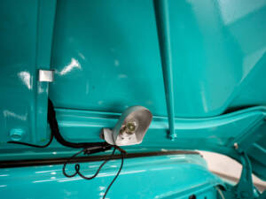 Image 32/38 of Chevrolet Apache Stepside (1958)