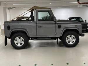 Bild 8/16 von Land Rover Defender 90 (2013)