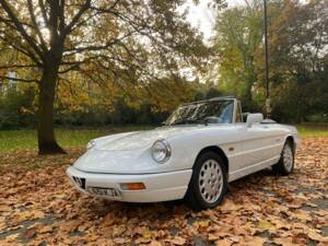 Image 2/50 of Alfa Romeo 2.0 Spider (1993)