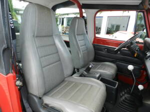 Image 30/58 of Jeep Wrangler 2.5L (1994)