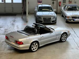 Image 38/82 of Mercedes-Benz SL 500 &quot;Silver Arrow&quot; (2001)