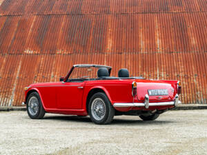 Afbeelding 7/45 van Triumph TR 4A IRS (1967)