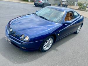 Image 2/20 of Alfa Romeo GTV 2.0 Twin Spark (1999)