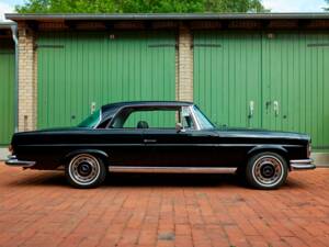 Image 12/188 of Mercedes-Benz 280 SE 3,5 (1971)